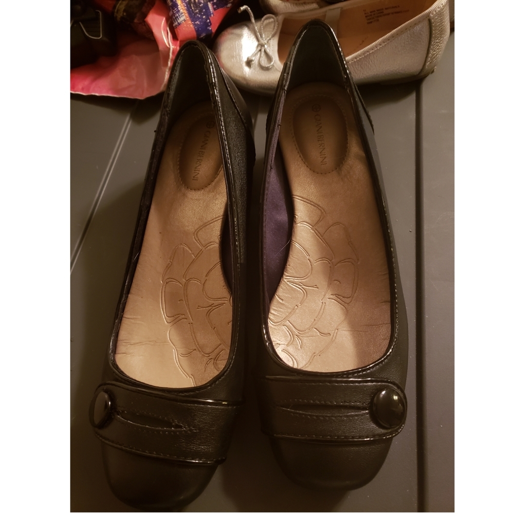 Womens Giani Bernini flats never worn black